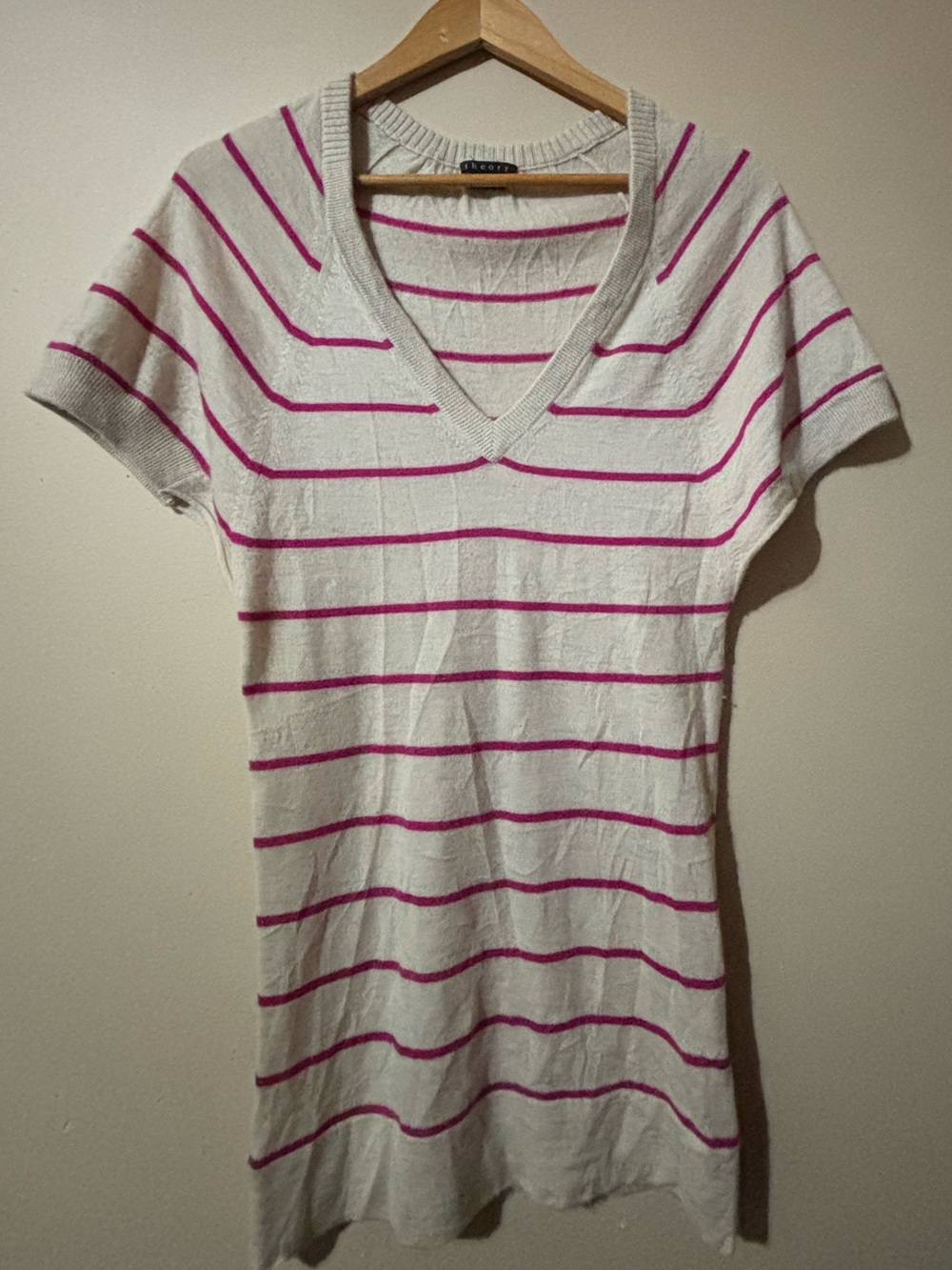 Theory White V-Neck Short Sleeve Top with Pink Stripes 100% Cashmere Size Medium
